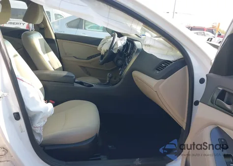 2015 Kia Optima Lx z USA, uszkodzony, nr VIN 5XXGM4A72FG380360